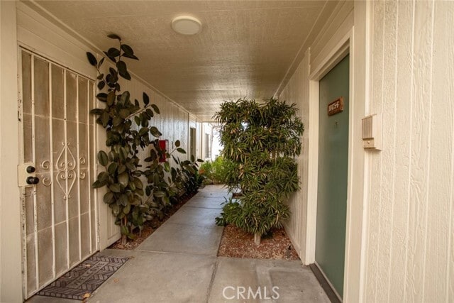 Building Photo - 10475 Newhome Ave