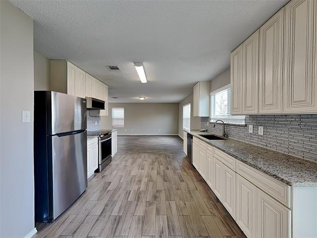 Building Photo - 360 Blairwood Dr