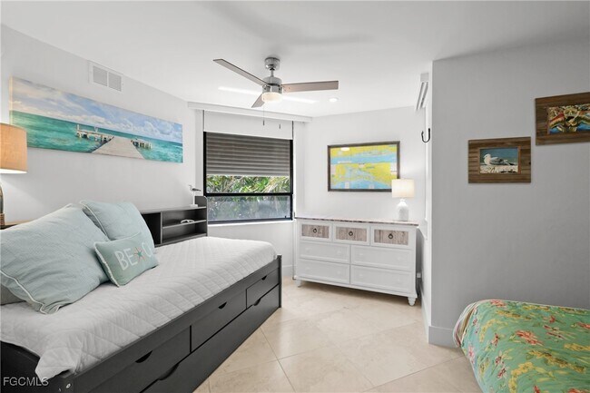 Building Photo - 10562 Gulf Shore Dr