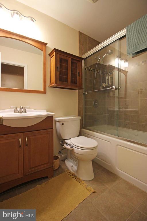 Building Photo - 5021 Hayload Ct