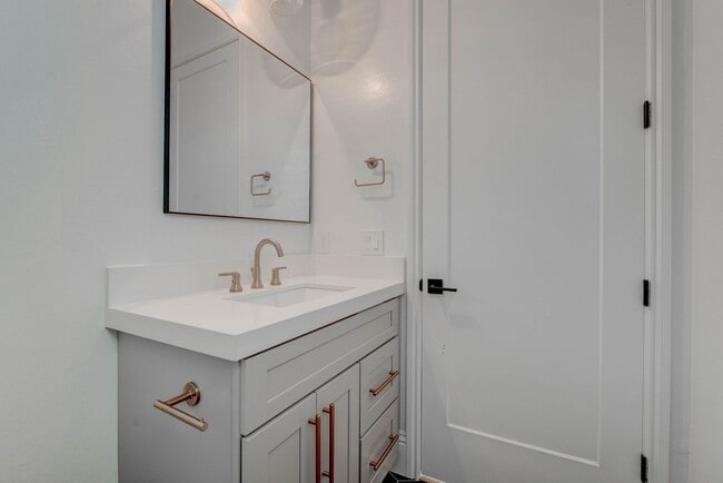 Building Photo - 756 Bruce Moorland St