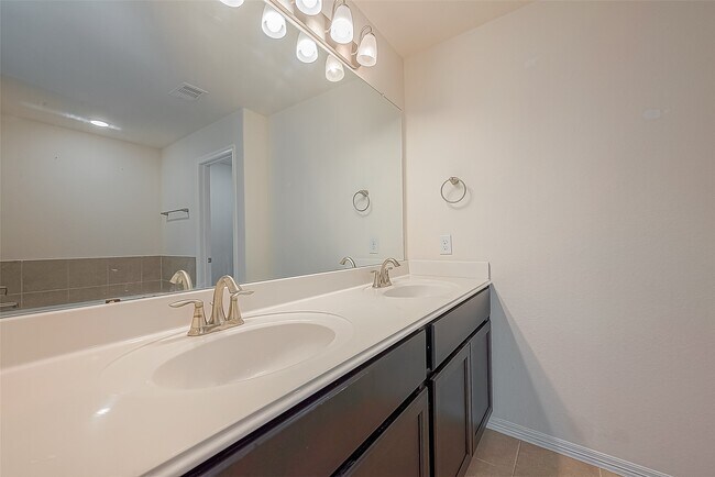 Building Photo - 223 Sintra Lk Wy