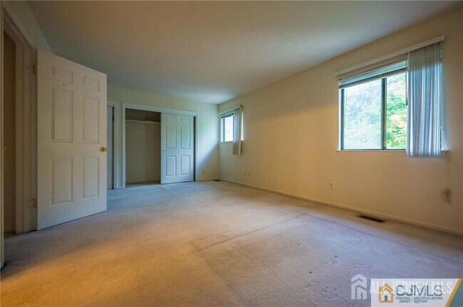 Building Photo - 12 Sunflower Ct
