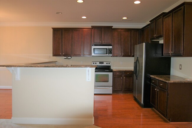 Building Photo - Renovated Townhouse In Winston-Salem