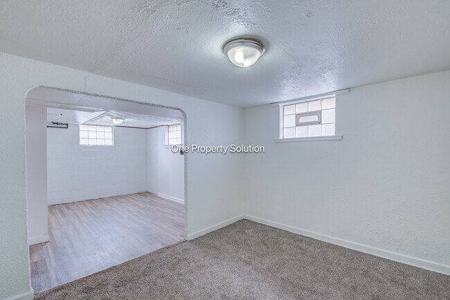 Building Photo - 336 W Wilson St