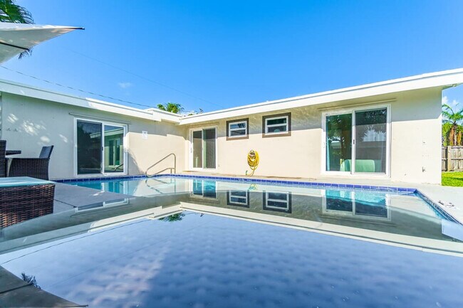 Building Photo - 3624 SW 22nd St