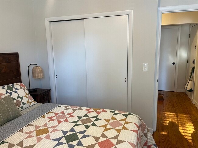 Building Photo - 105 Central St