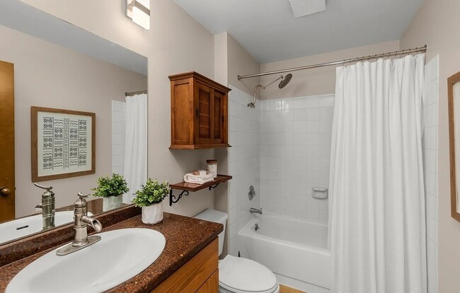 Primary Photo - 1710 S Harbor Way