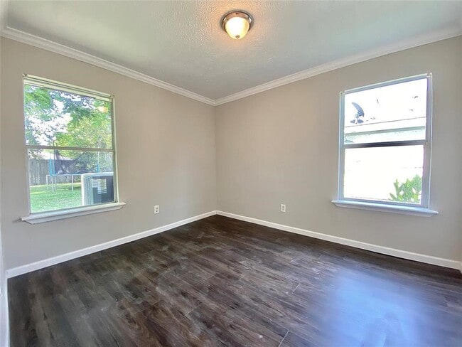 Building Photo - 8626 Greiner Dr
