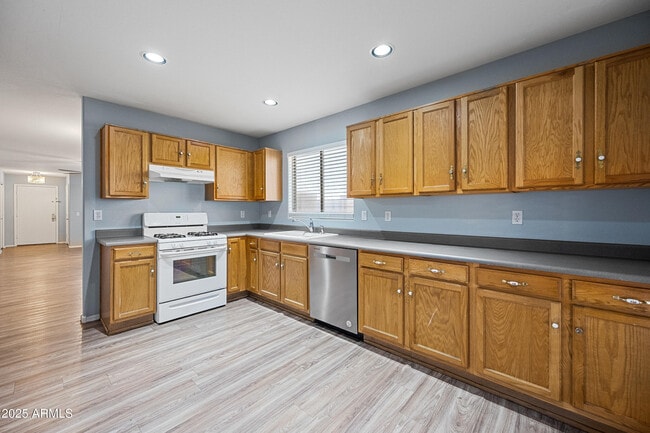 Building Photo - 125 N 22nd Pl