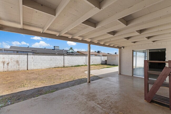Building Photo - 7422 W Turney Ave