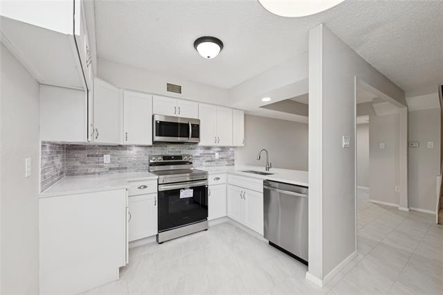 Building Photo - 333 Melrose Dr