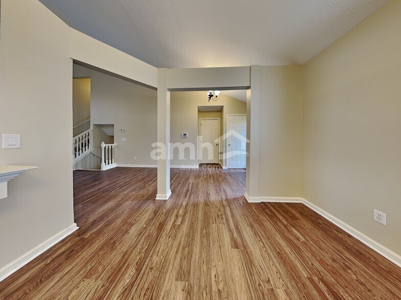 Building Photo - 6845 Watergreen Ct