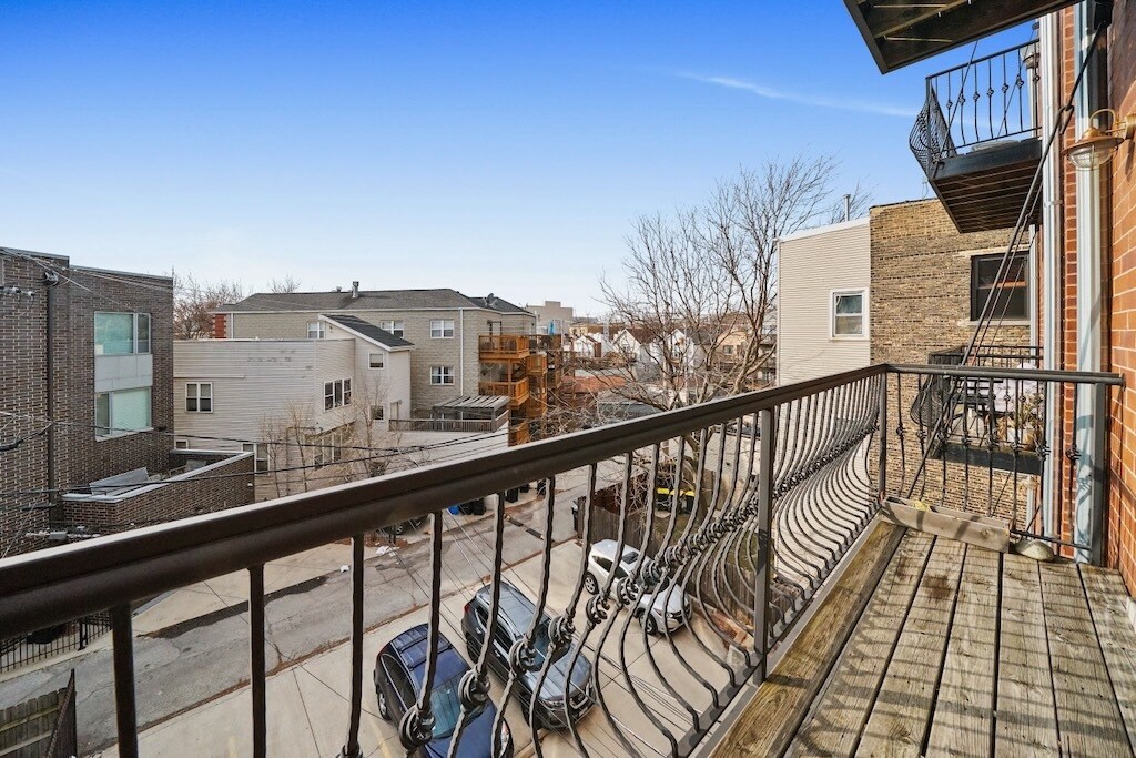 Building Photo - 1314 N Wicker Park Ave