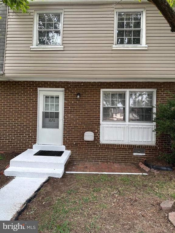 Building Photo - 1628 Fort Fisher Ct