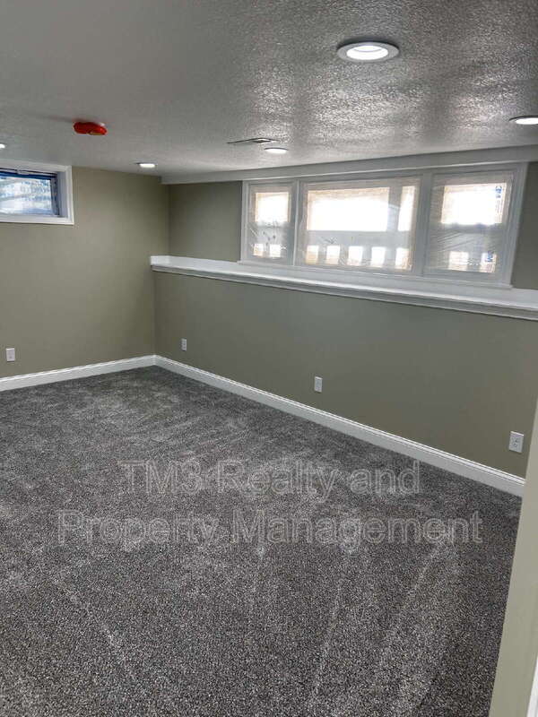 Building Photo - 506 S 17th St