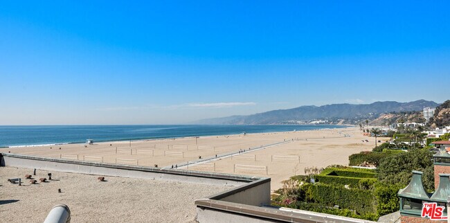 Building Photo - 723 Palisades Beach Rd