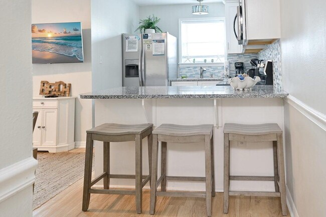 Building Photo - 11 Beachside Dr