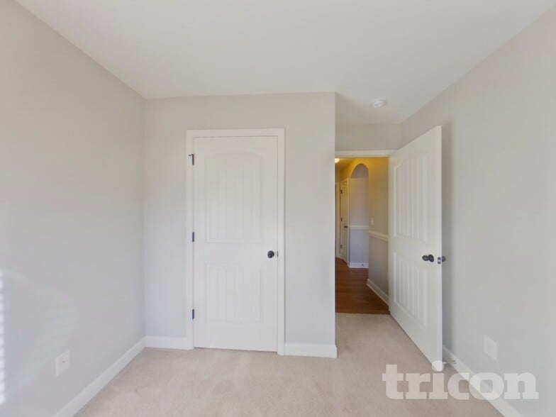 Building Photo - 613 Slippery Moss Dr