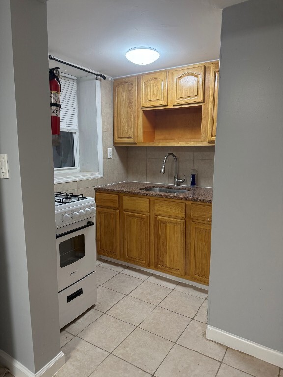 Building Photo - 337 1/2 Riverside Dr