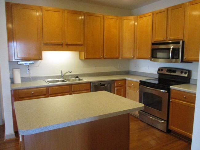 Building Photo - Beautiful 2 bedroom, 2 bath condo for rent!