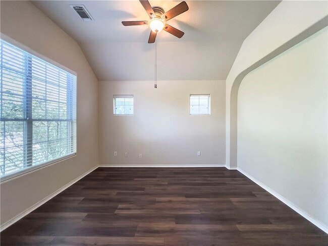 Building Photo - 107 Arrowhead Trail