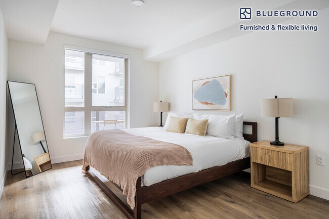 Building Photo - 635 Robinson Ave