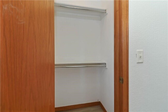 Building Photo - 2915 E Sterling Ct