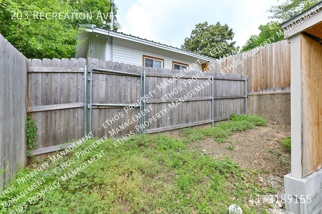 Building Photo - 203 Recreation Ave