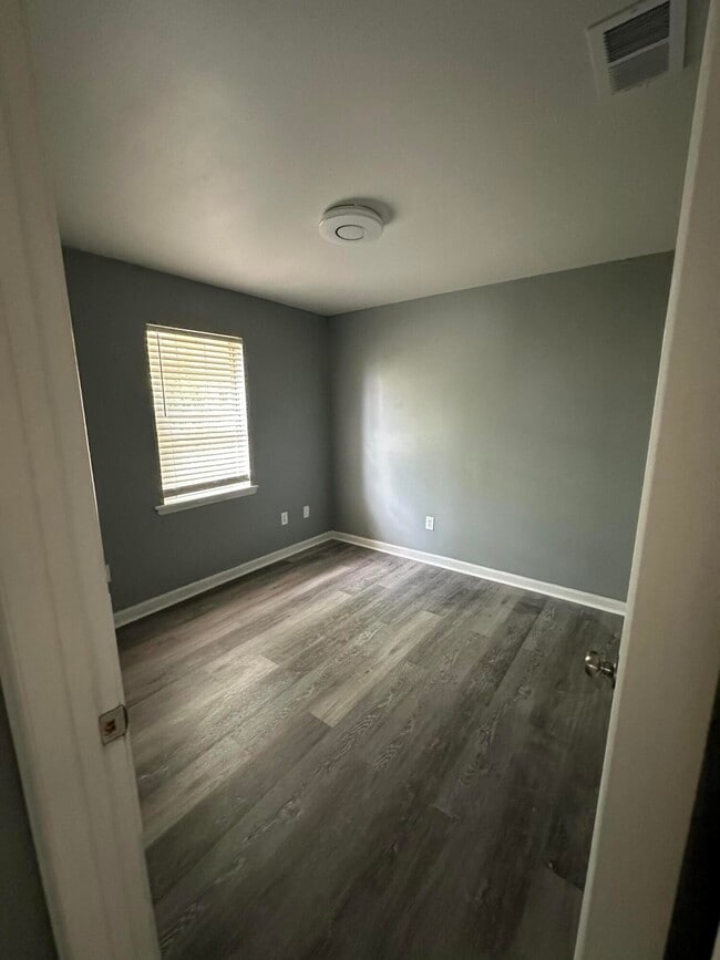 Building Photo - 4312 Wild Rose Dr