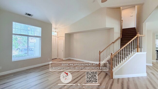 Building Photo - Beautiful 3 bedroom home nestled in cozy Brentwood neighborhood!