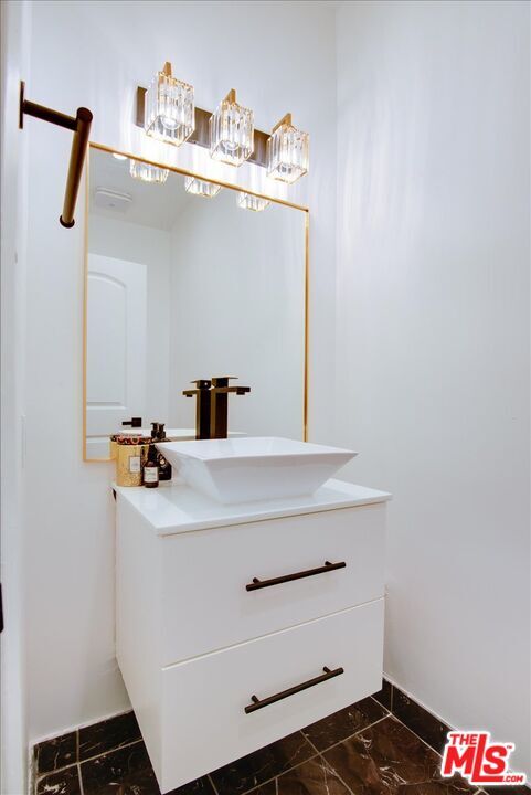 Building Photo - 1909 Pelham Ave