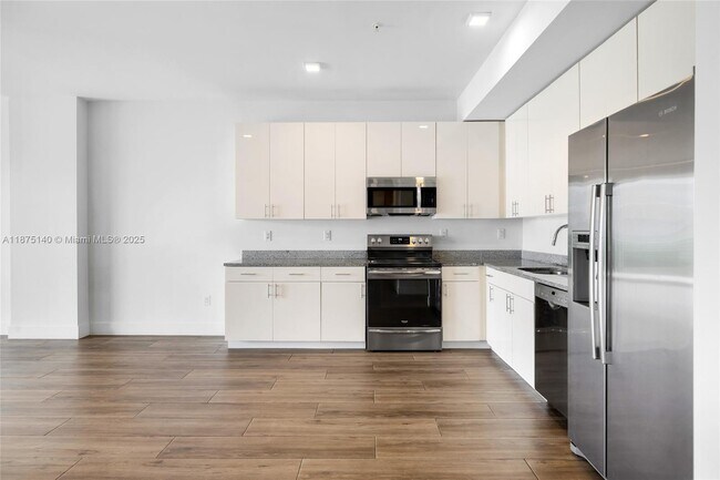 Building Photo - 3265 Bird Ave