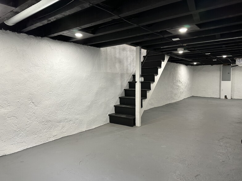 Building Photo - 2041 S Norwood St