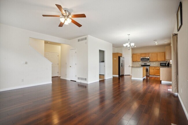 Building Photo - 4 Bedroom Single Family in Denver