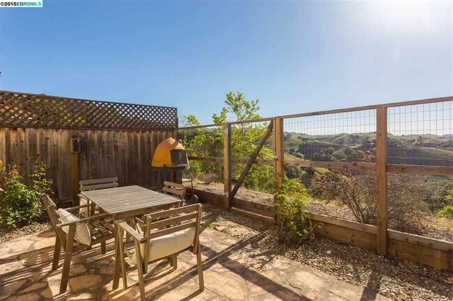 Building Photo - 20400 Summercrest Dr