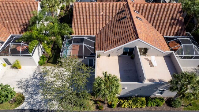 Building Photo - ** COURTYARDS AT QUAIL WOODS ** 2 BED + DEN / 2 BATH - TOWNHOME - NORTH NAPLES - ANNUAL RENTAL