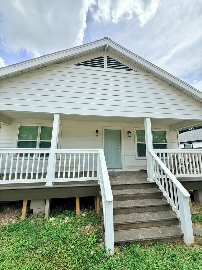 Building Photo - 3618 Mainer St