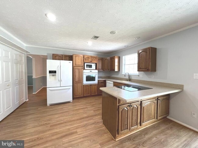 Building Photo - 8220 Grainfield Rd