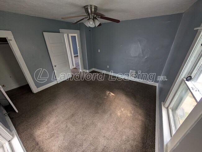 Building Photo - Spacious 4-Bedroom Colonial Near Lake Erie