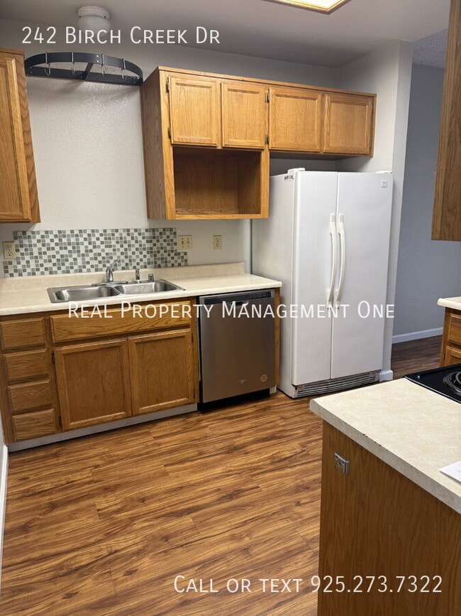 Building Photo - 242 Birch Creek Dr