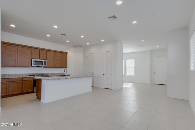 Building Photo - 458 W Golden Aspen Dr