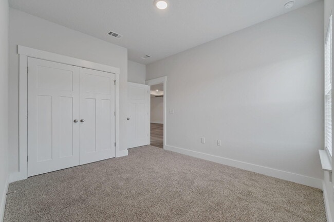 Building Photo - 6616 Forest Bay Ave