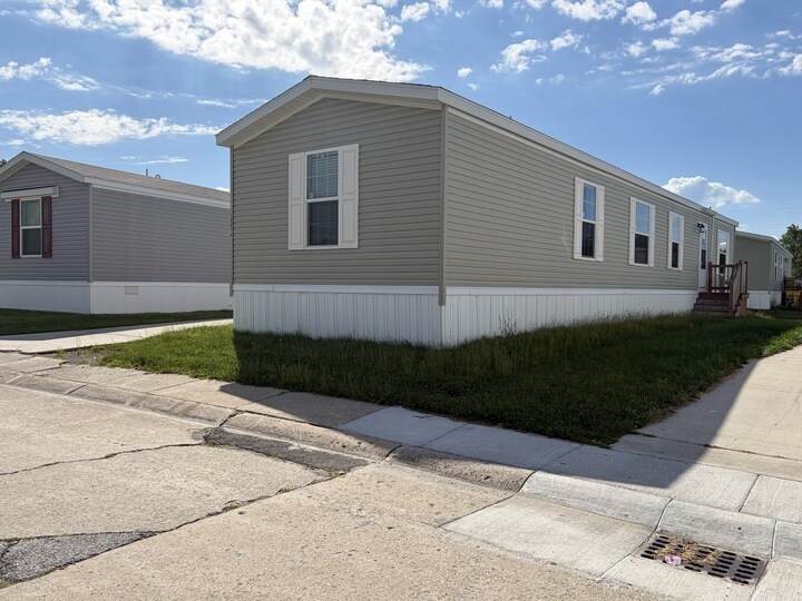 Building Photo - 38056 Johannes Dr