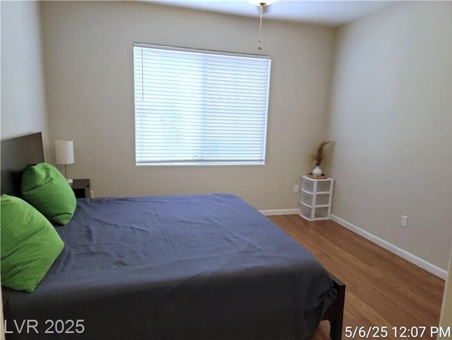 Building Photo - RESORT STYLE LIVING IN SOUTHWEST GATED COM...