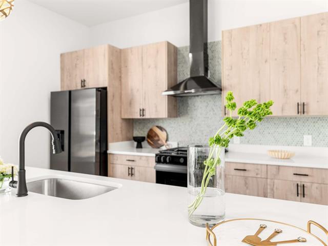 Building Photo - 2015 N Prairie Ave