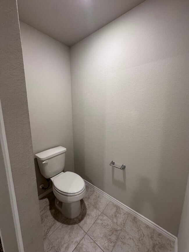 Building Photo - 1104 Prairie Clover Rd