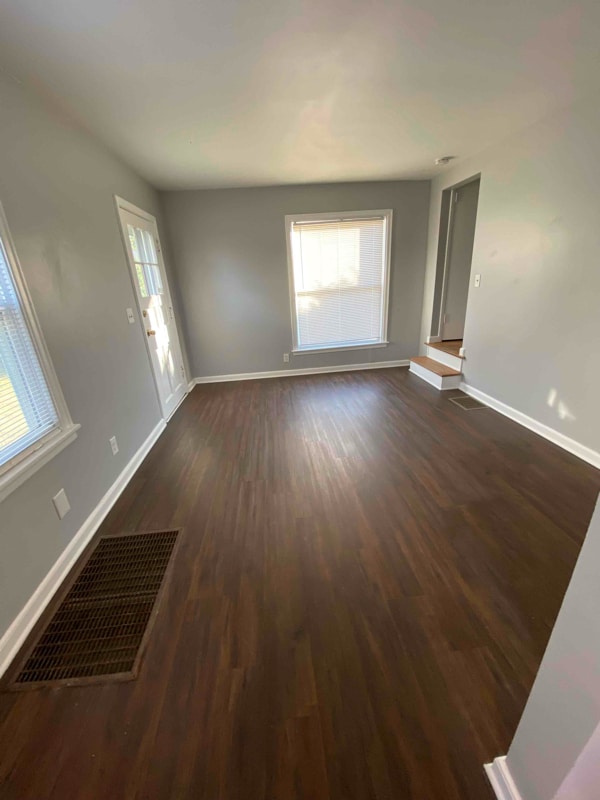 Building Photo - 2740 Ruhl Ave