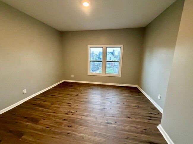 Building Photo - Updated 3-Bedroom Home for Lease – Section 8 Welcome - Call (313)429-3244
