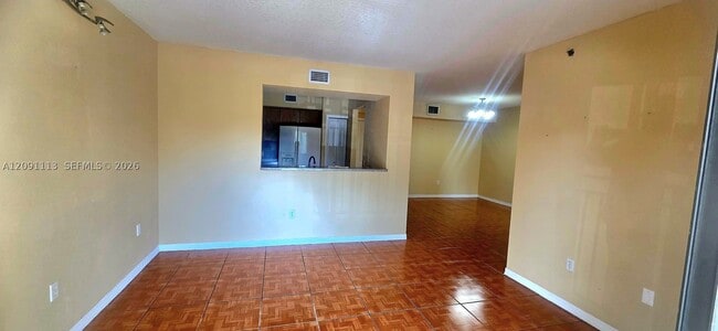 Building Photo - 9300 Fontainebleau Blvd